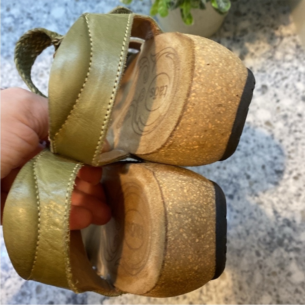 Womens Olive Green Tao Sandals